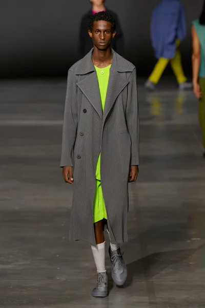 Look 17